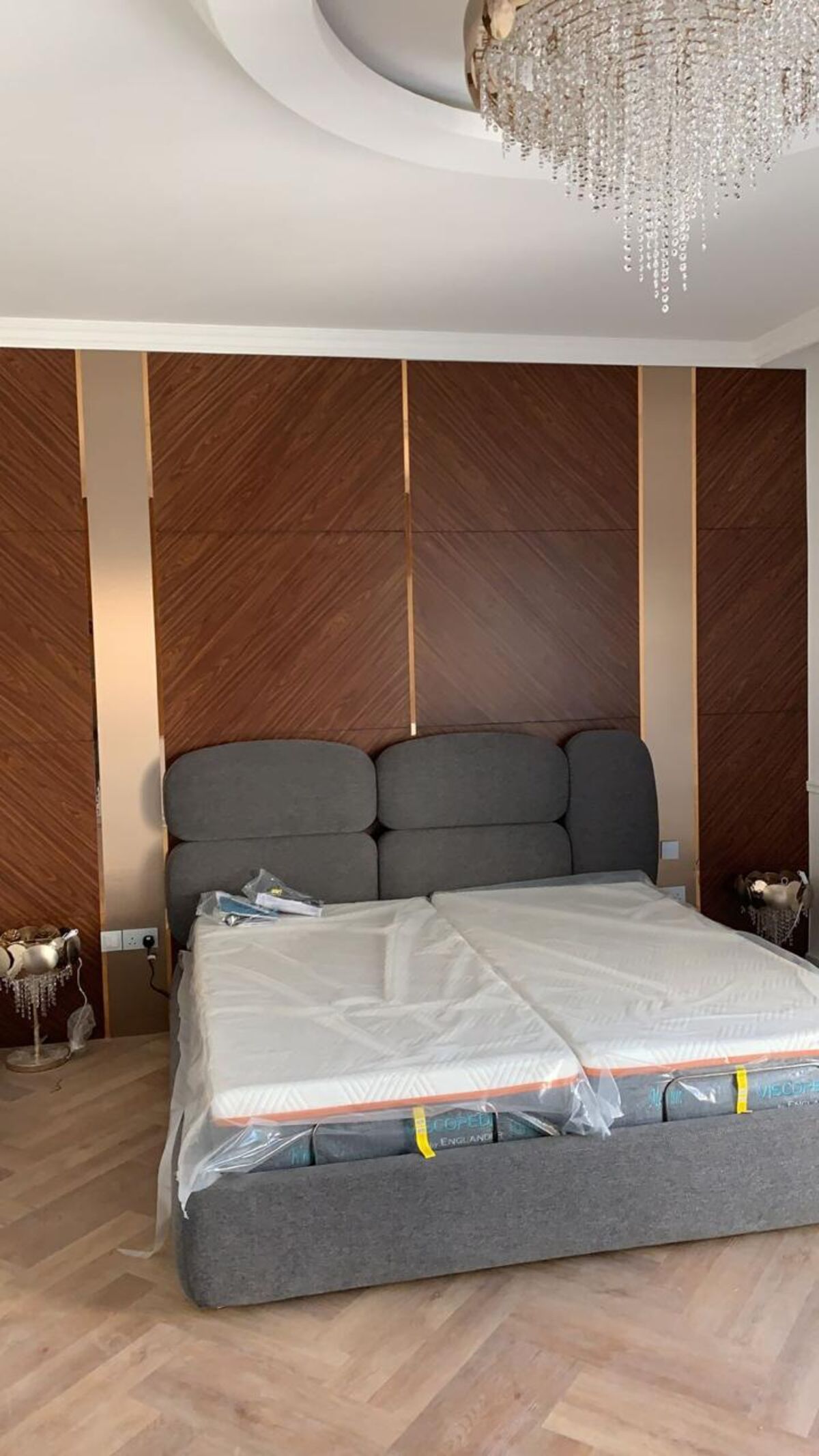 Jumeirah Villa — bedroom feature wall